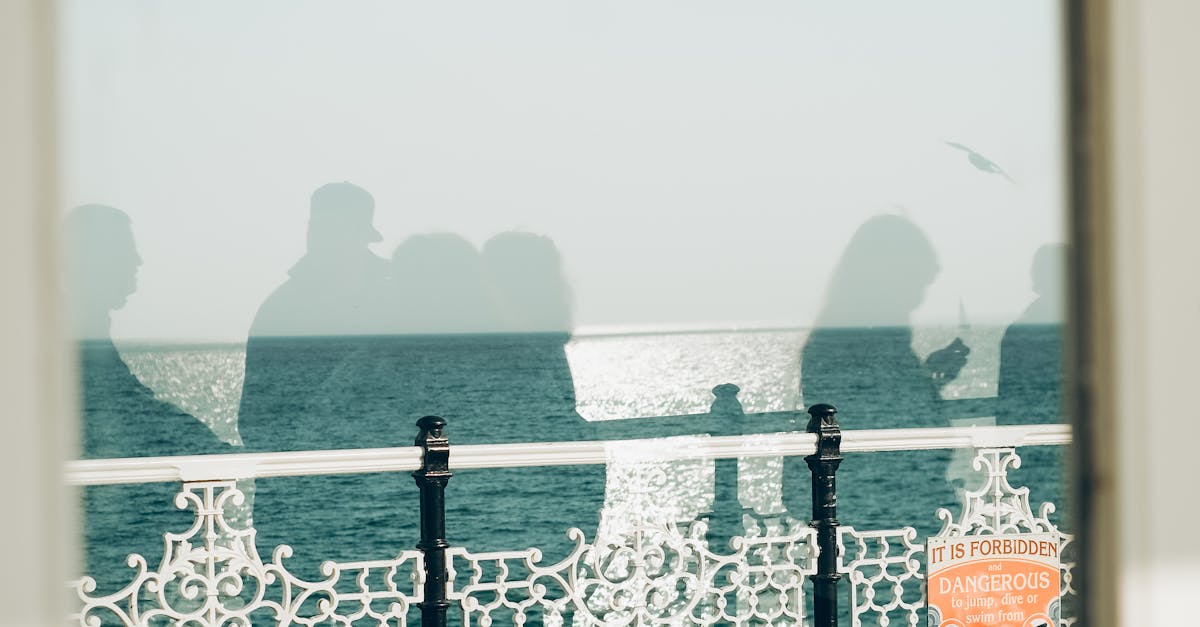 Best Practices for Emergency Glass Repair Procedures