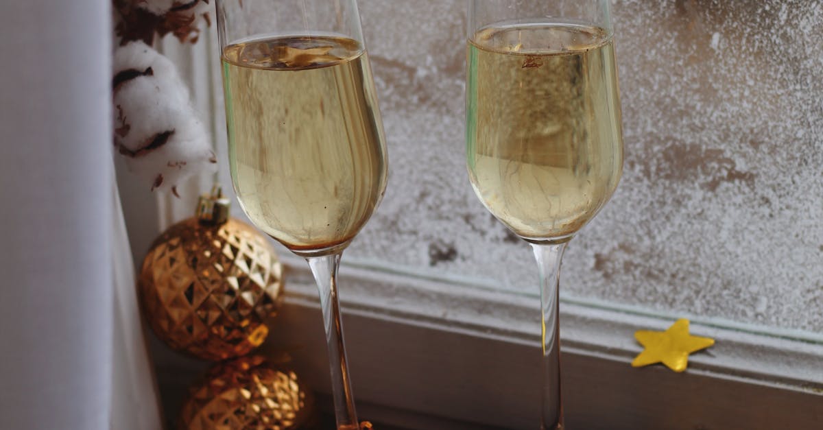 Popular Trends in Decorative Glass Window Designs for 2023