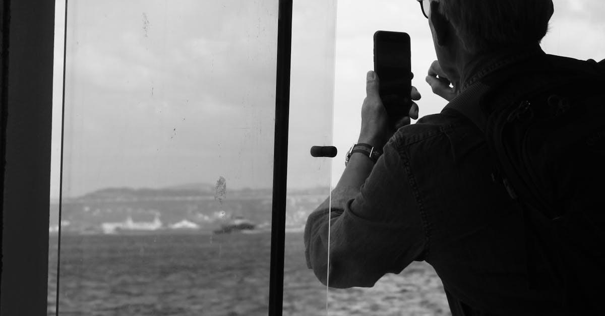 Tailoring Your Home with Custom Glass Window Designs